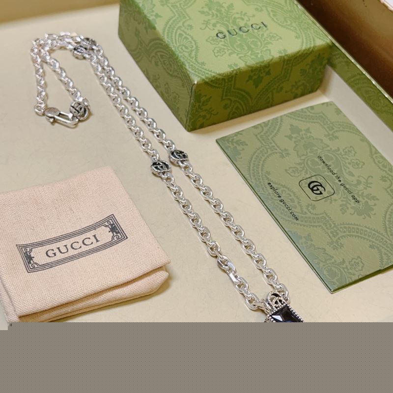 G*u*i necklaces